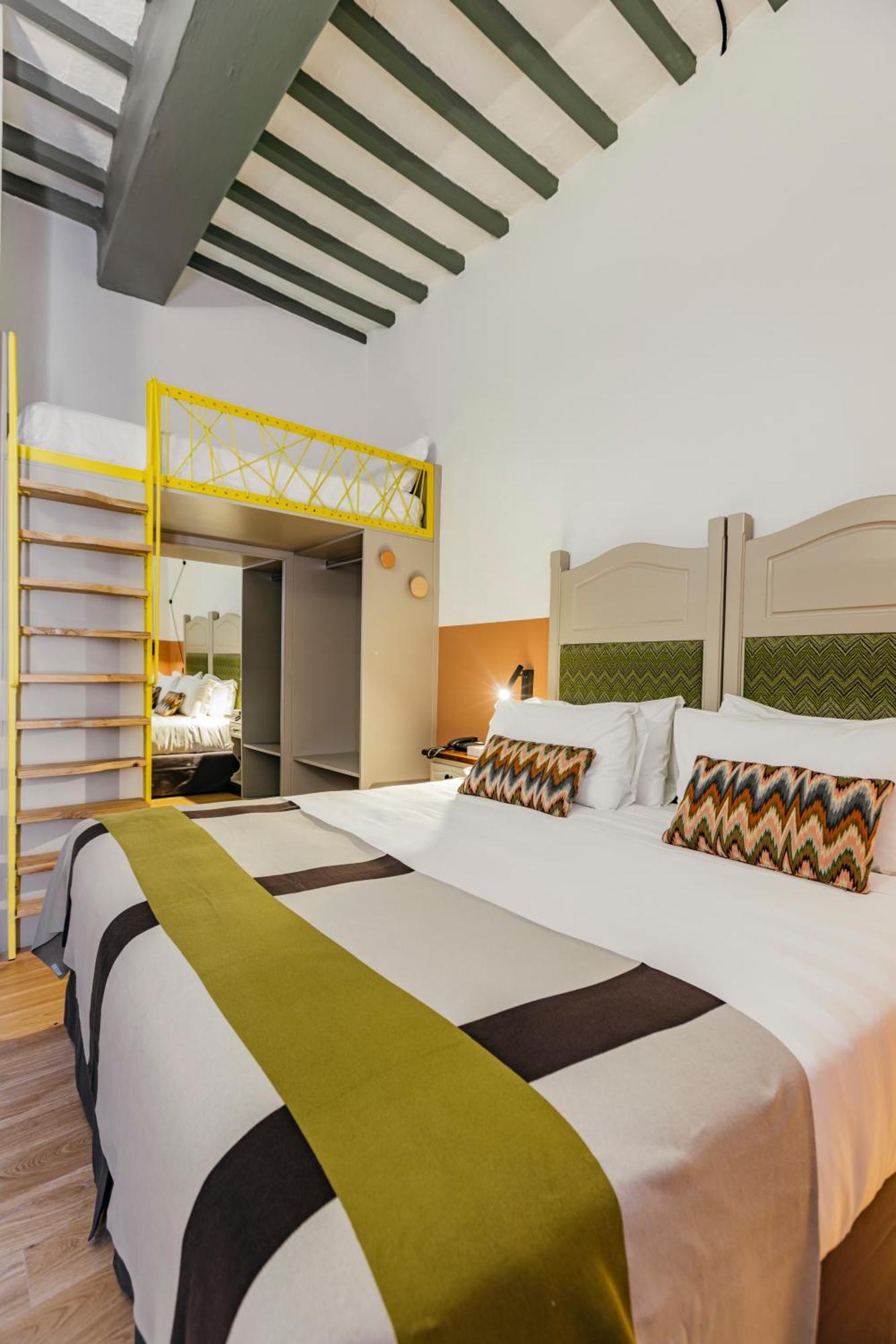 Hotel Priori Secret Garden เปรูจา ภายนอก รูปภาพ