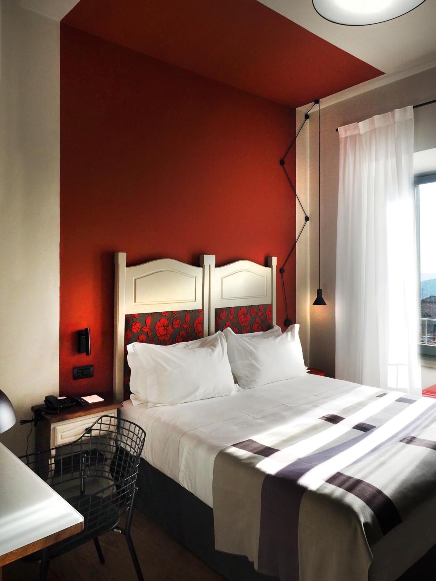 Hotel Priori Secret Garden เปรูจา ภายนอก รูปภาพ